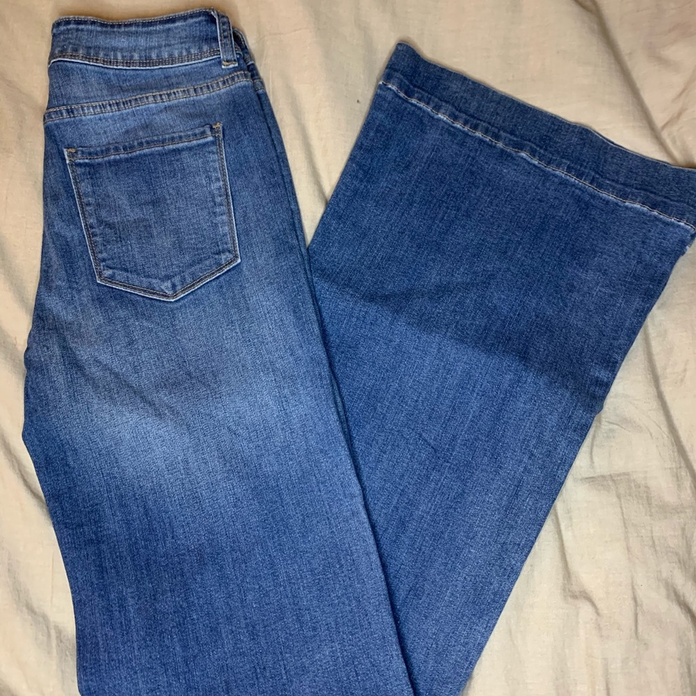 Wide leg Flare Jeans!!